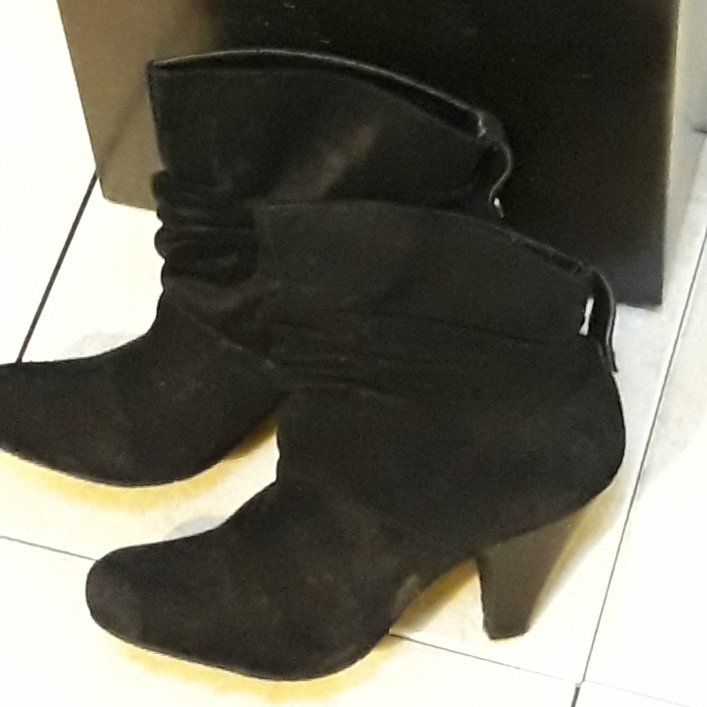NWT BCBG Paris Black Suede Booties